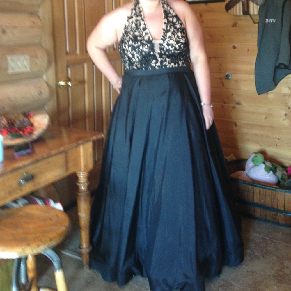 Prom dress - Picture 5 of 6